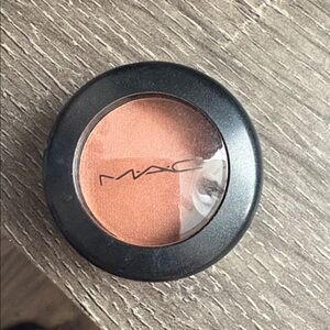 MAC Texture Velvet Eye Shadow